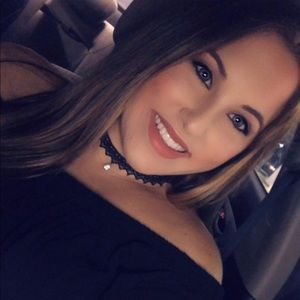 Meet your Posher, Melisa